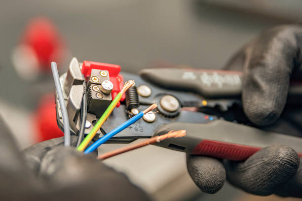 Best Emergency Electrician Near Me  in North Haverhill, NH